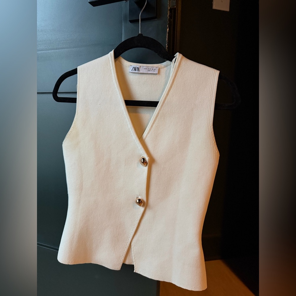 ZARA Cream Sleeveless Vest